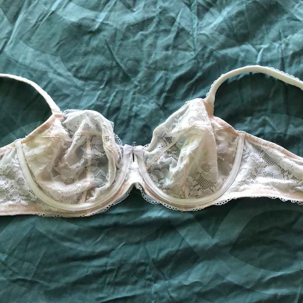 Body by Victoria non padded lace bra